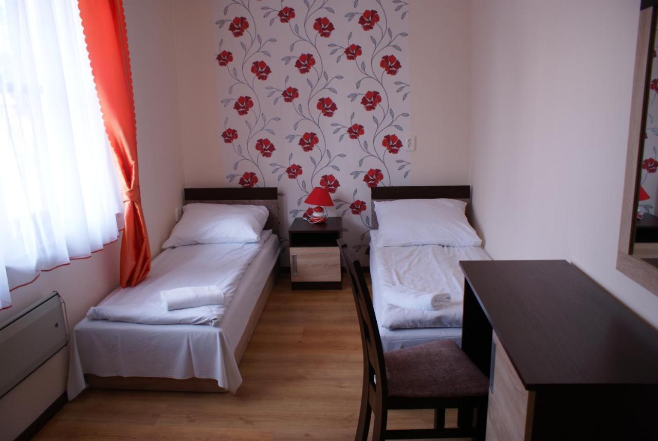 Pensjonat Pod Lwem Niechorze Buitenkant foto